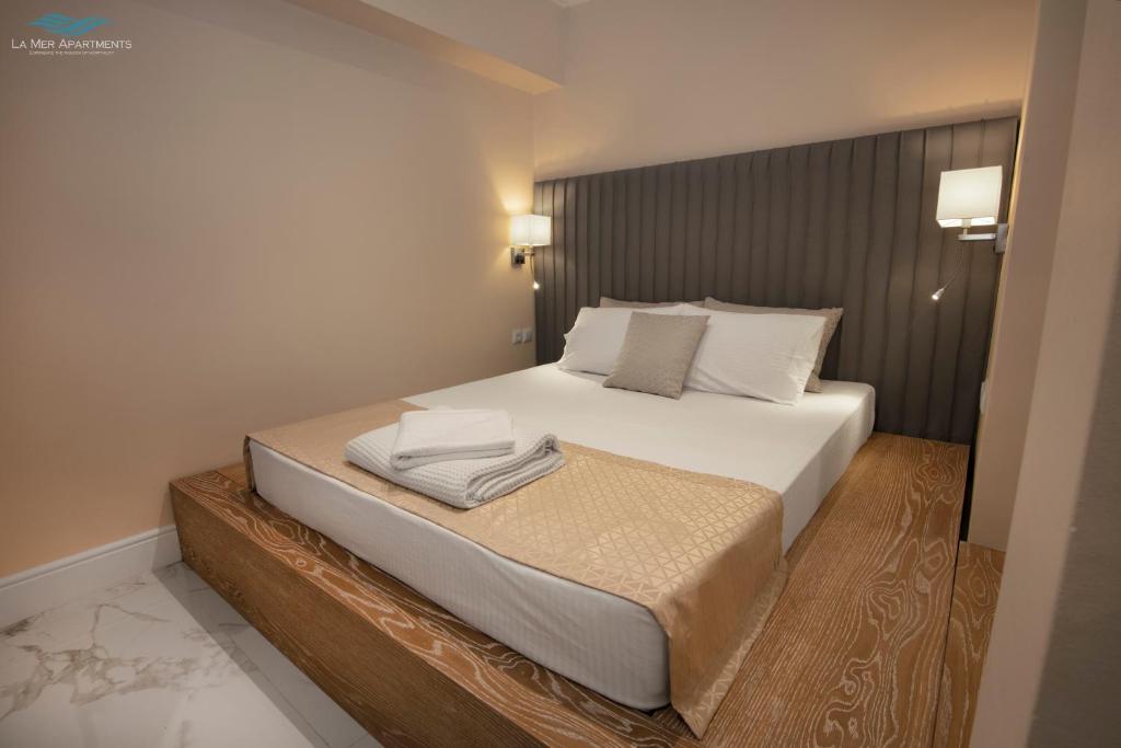 La Mer Apartments - 1