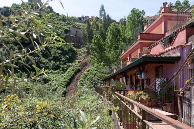 Carly & Dane Vacation House - 15