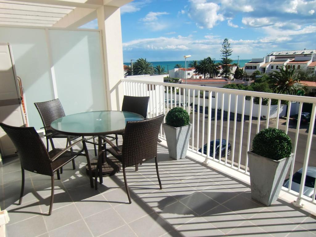 ビナロスにある2 bedrooms appartement at Vinaros 100 m away from the beach with sea view shared pool and furnished terraceのギャラリーの写真