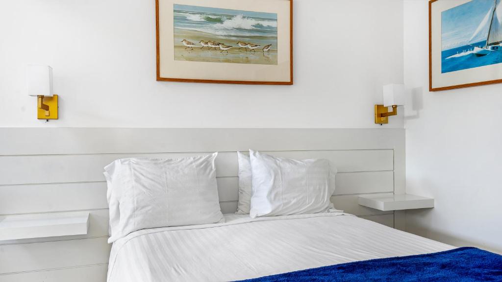 The Surf Club Resort - 