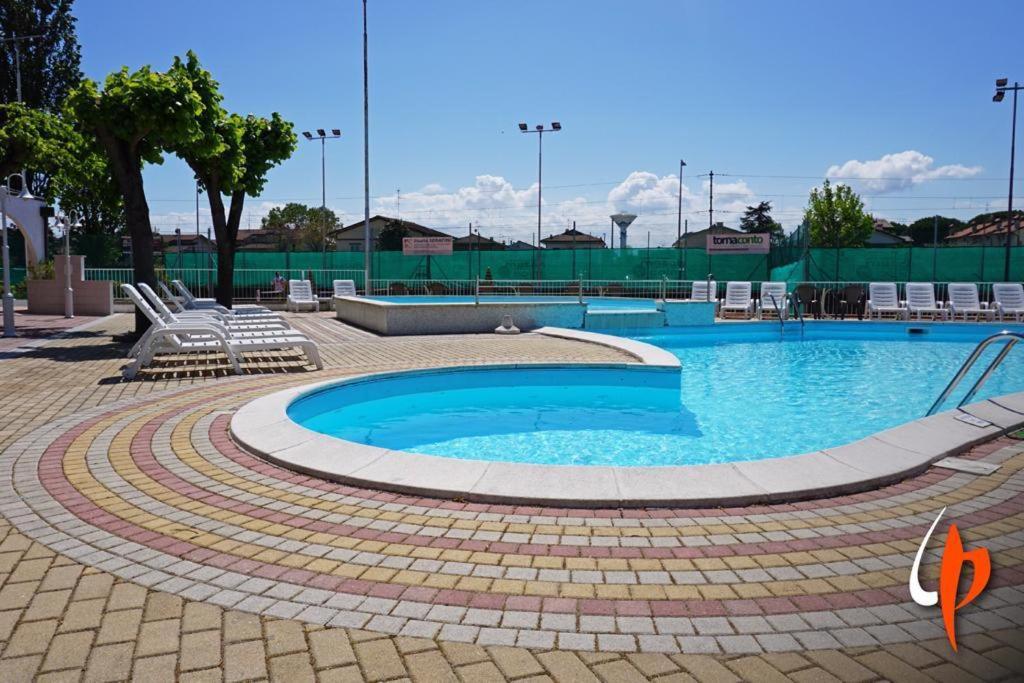 Bazén v ubytování Hotel Cavour nebo v jeho okolí
