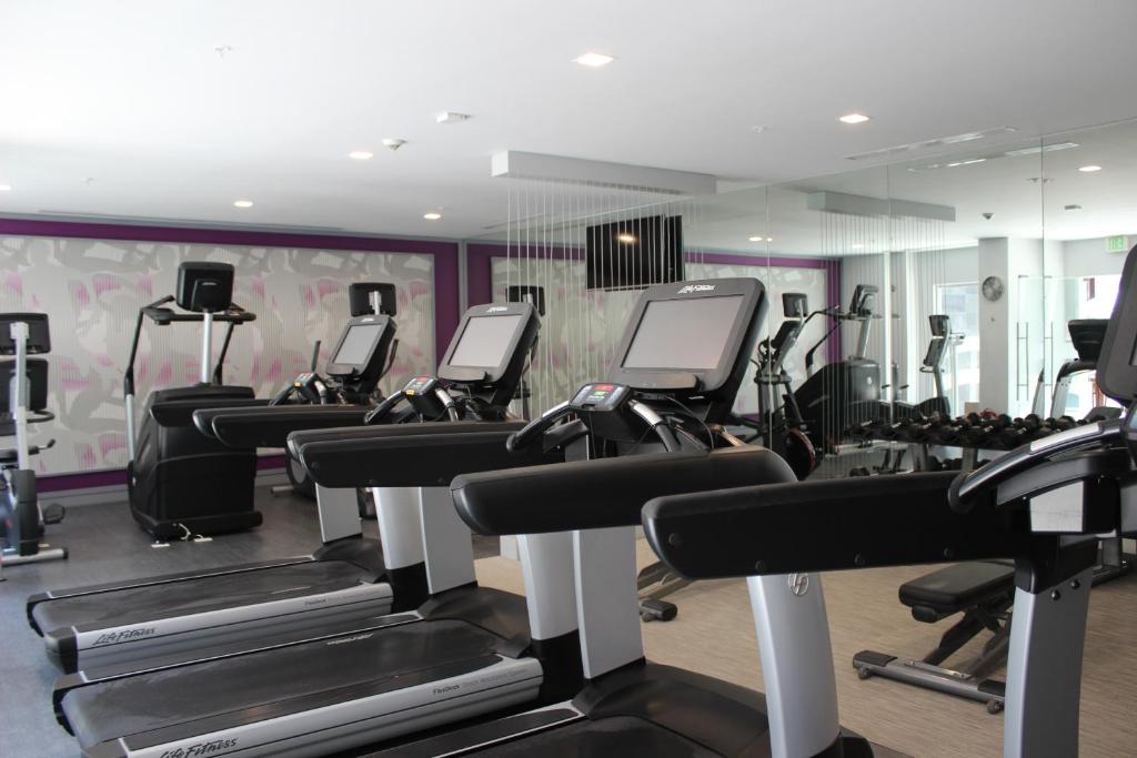 Fitness centrum a/nebo fitness zařízení v ubytování Crowne Plaza Leon by IHG
