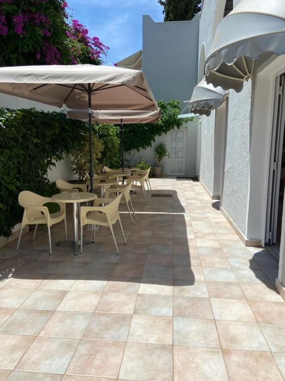 Patio lub wspólna przestrzeń na świeżym powietrzu w obiekcie Sailor's Nautical Concept
