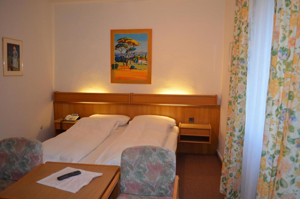 Hotel Drei Schweizerにあるベッド