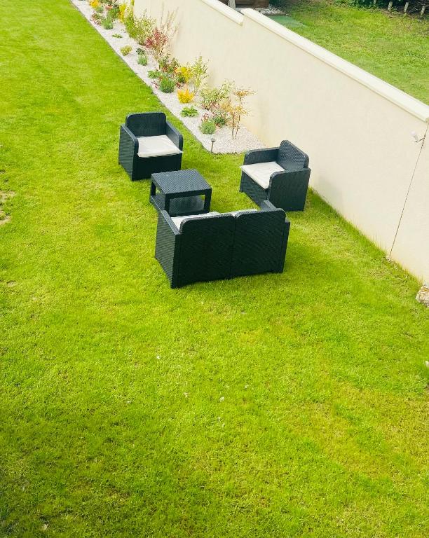 Grand T1 Moderne Jardin près de CDG - Apartamento De Una Habitación