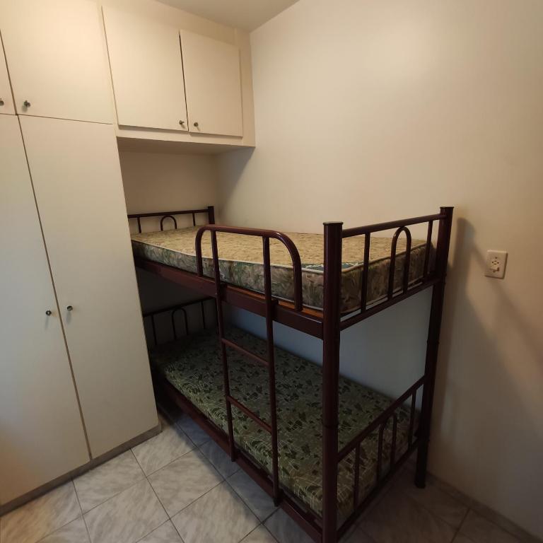  Apartamento Dulce Pitangueiras Guarujá com varanda