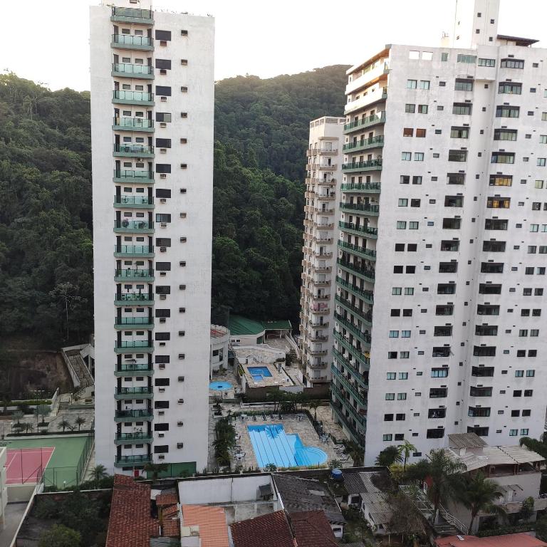  Apartamento Dulce Pitangueiras Guarujá com varanda