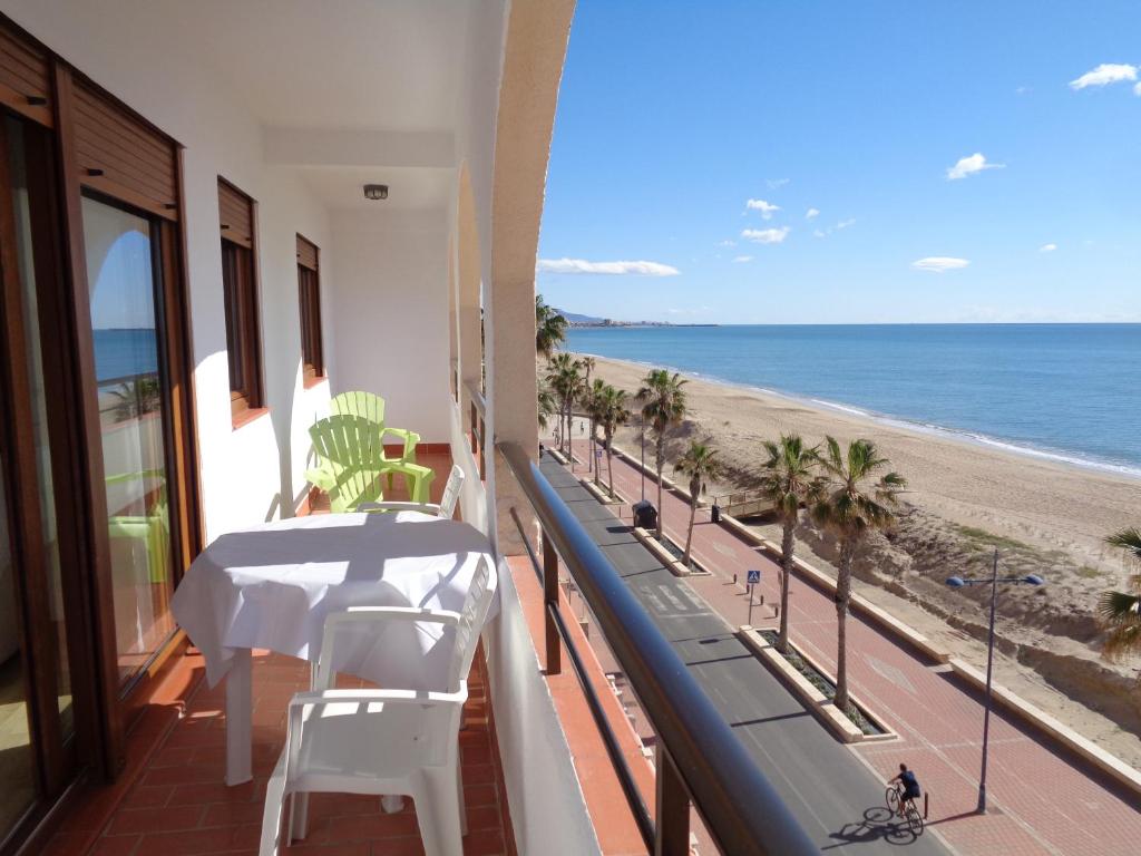 Apartamentos en Primera Línea de Playa, Ada Benedicto XIII ...