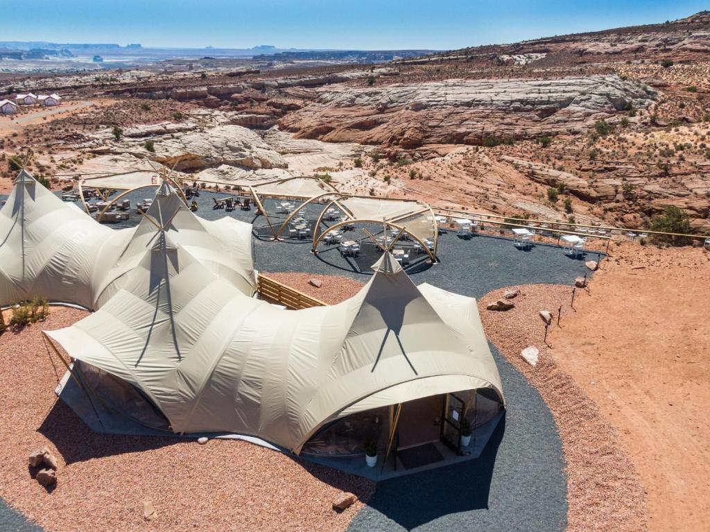 Příroda nedaleko luxury tent