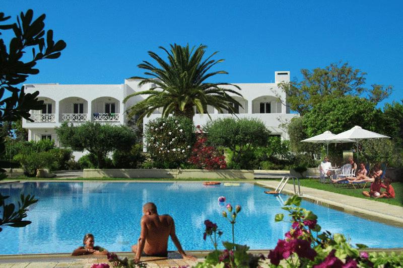Bazén v ubytování Mantenia Hotel nebo v jeho okolí