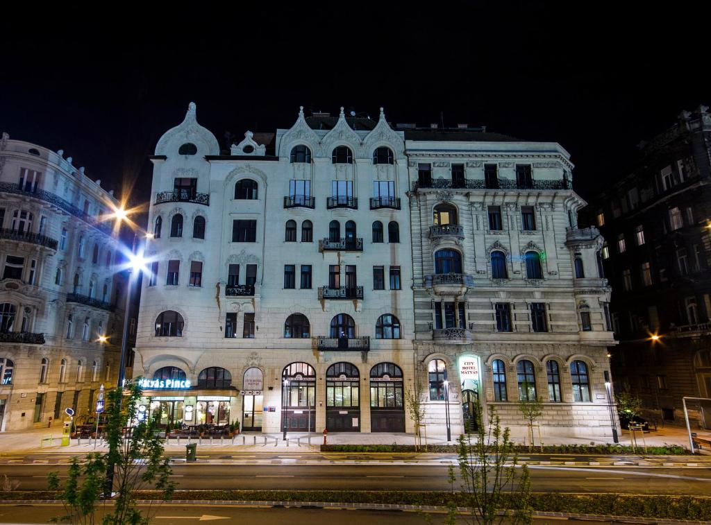 City Hotel Matyas - Resim 16