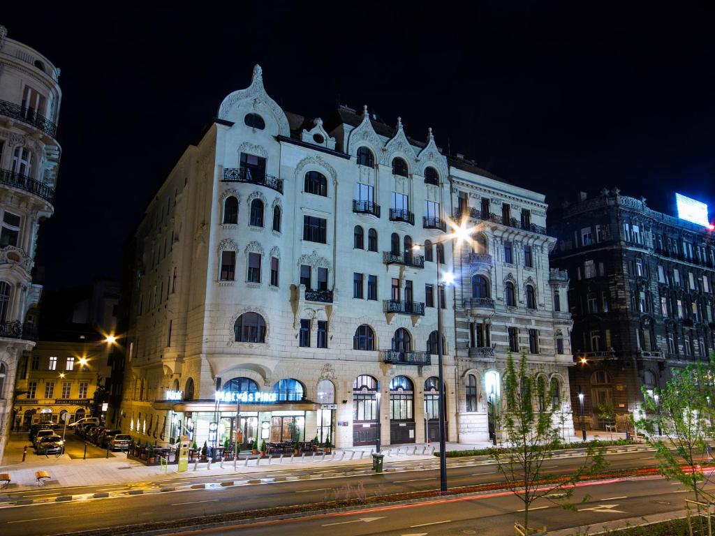 City Hotel Matyas - Resim 9