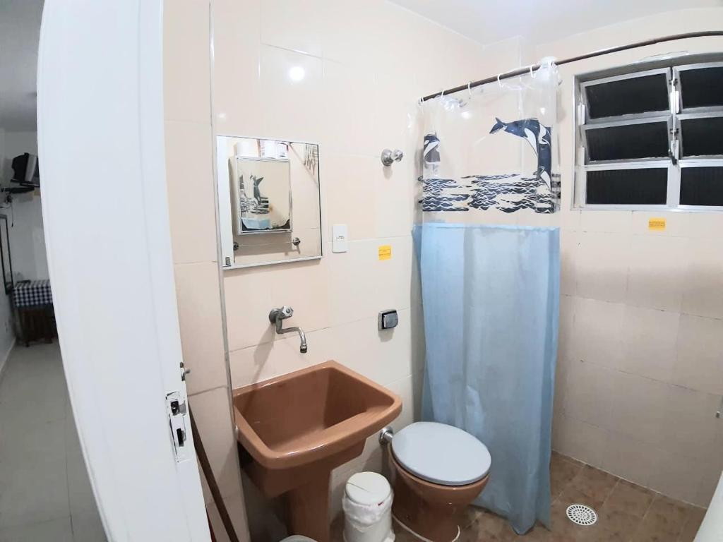  Sala-living/ 1 quadra da praia