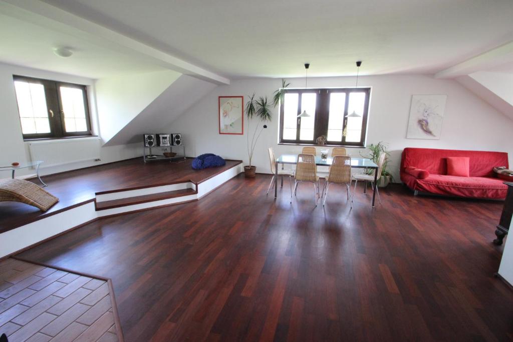 Posezení v ubytování Luxury Apartment in Sumava Mountains