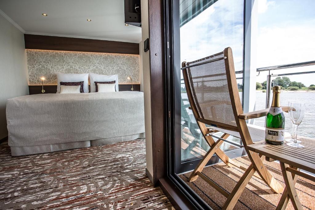 VIVA RIVERSIDE Altstadt Düsseldorf - Resim 26