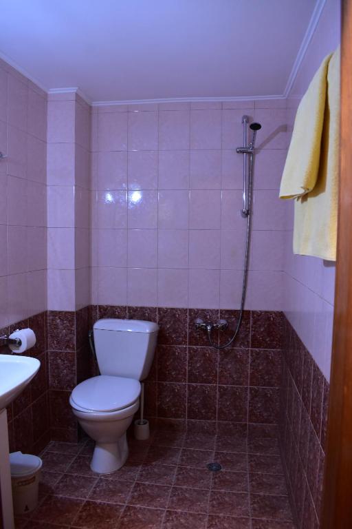 Koupelna v ubytování Family Hotel Bashtina Kashta