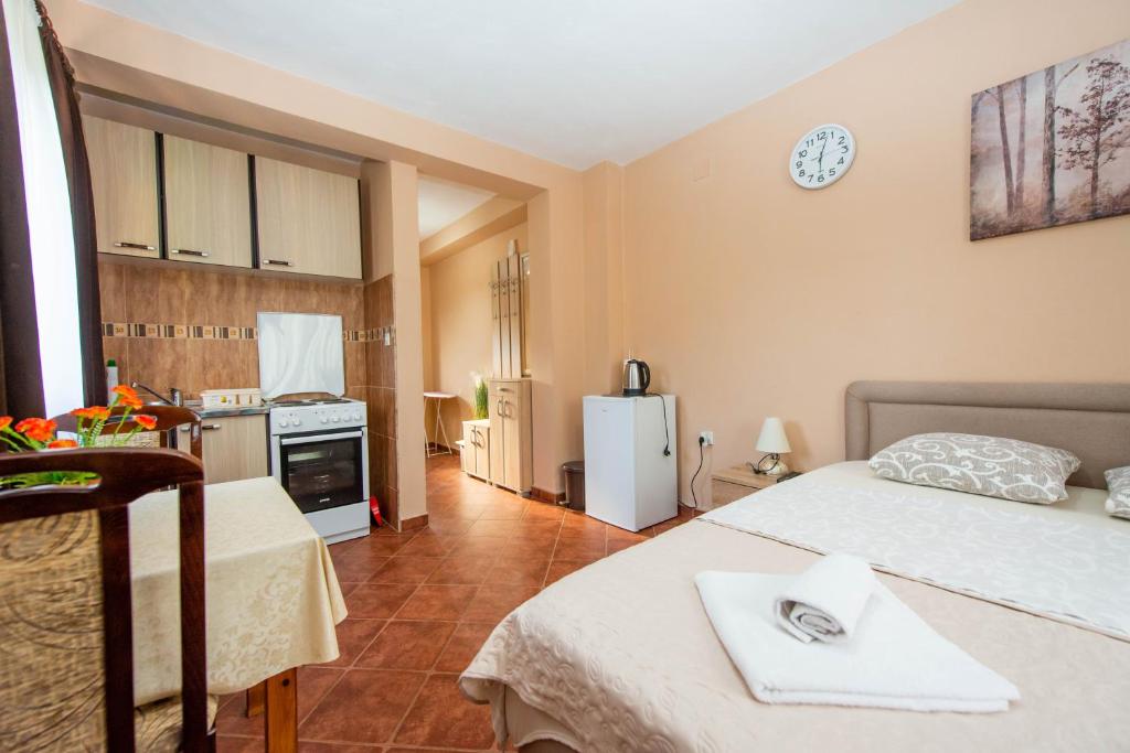 Milas Trojica Kotor - 16