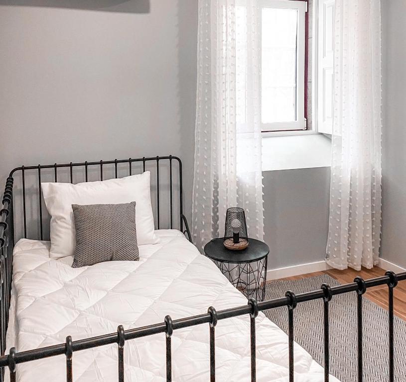 Quinta Costa Da Estrela Gouveia Updated 2022 S Quinta Costa Da Estrela Gouveia, Tilden Metal Bed Kingdom