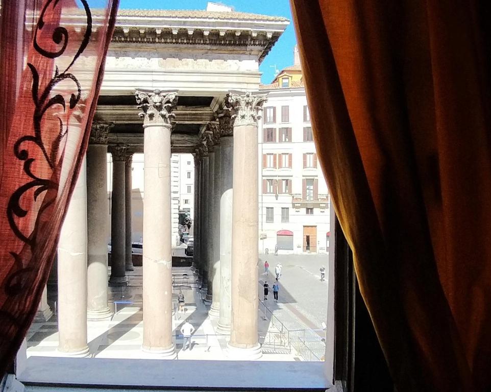 Fotografia z galérie ubytovania L'antica dimora con splendida vista sul Pantheon v Ríme