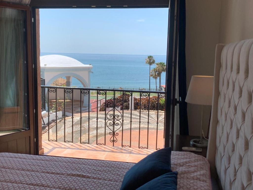 APARTAMENT MANSION BEACHFRONT - Apartments with sea views ...