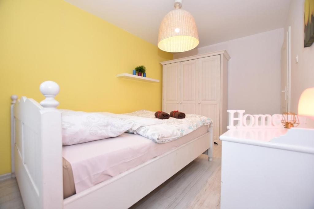 City Central Apartments Wrocław - Three-Bedroom Apartment