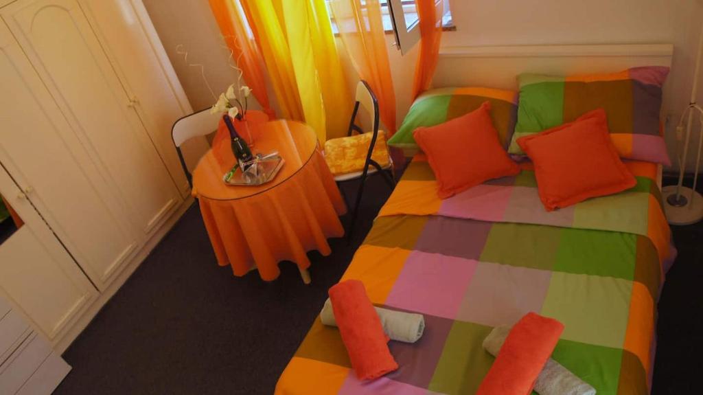 Łóżko lub łóżka w pokoju w obiekcie Iva new room with private bathroom