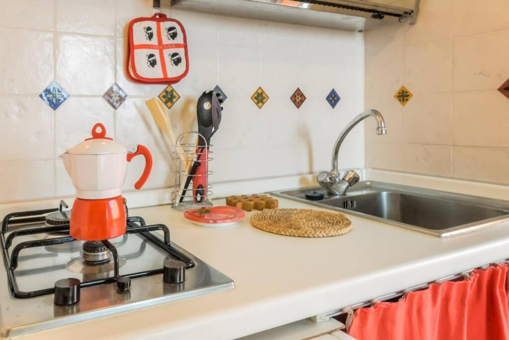 Kuchnia lub aneks kuchenny w obiekcie West Sardinia - Bosa