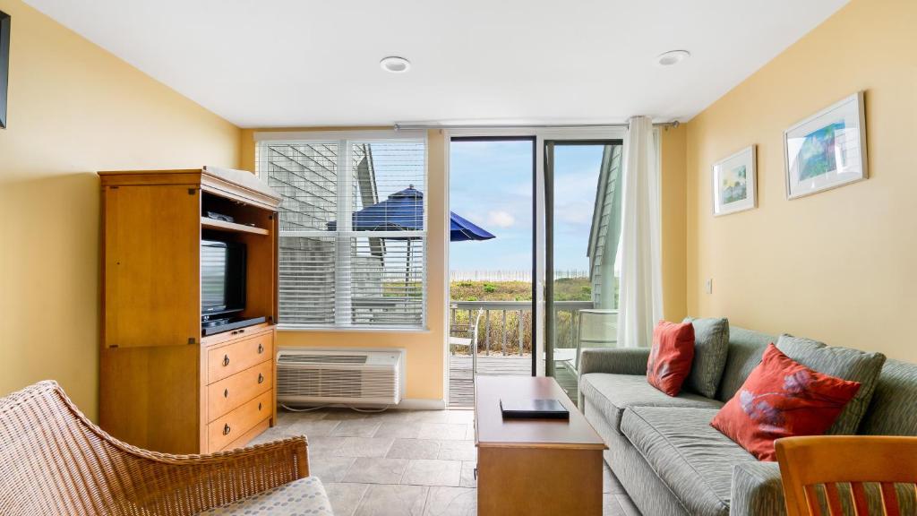 The Surf Club Resort - 