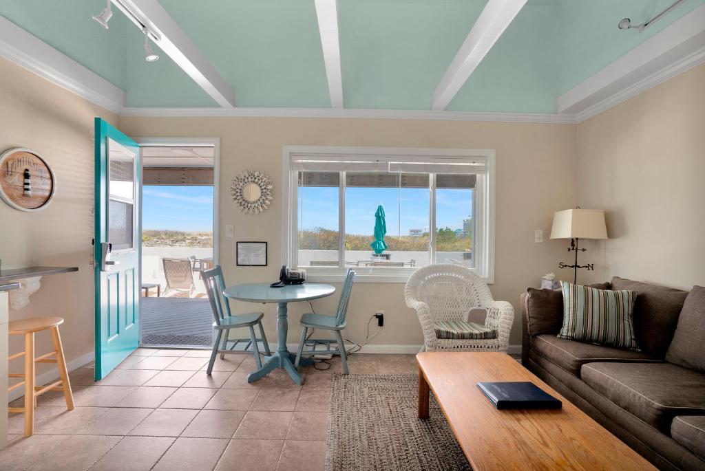 Driftwood Resort on the Ocean photo