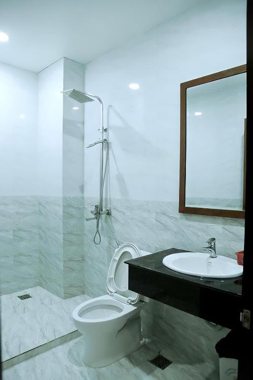 Koupelna v ubytování HOTEL ĐĂNG KHOA 2 NÚI SAM