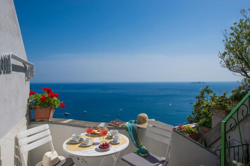 Giovanni's House - Double Room With Private Bathroom