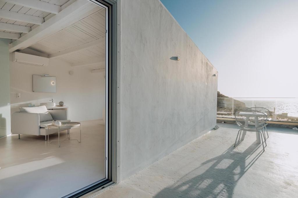 The swimming pool at or close to Die Zwei Brüder Art & Suites