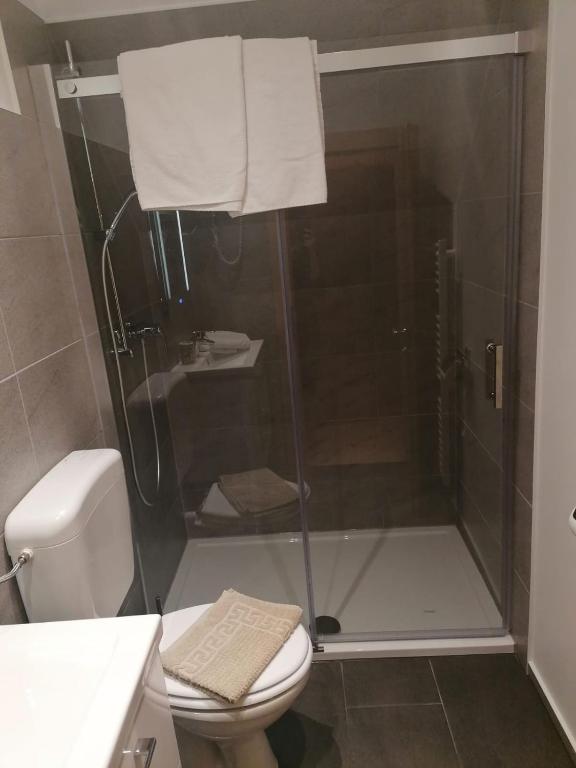 Koupelna v ubytování Raffelwirt