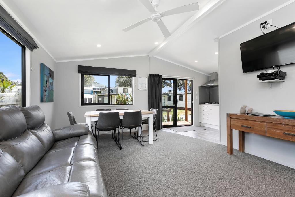 Bowentown Beach Holiday Park - Resim 32