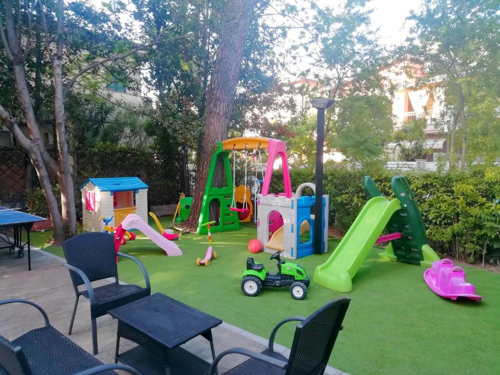 Herní místnost nebo prostor pro děti v ubytování Hotel Rita