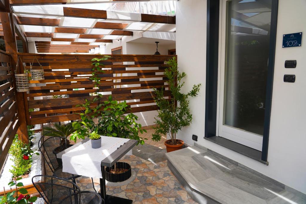 Balkón nebo terasa v ubytování FamiliaINN Rooms & Apartments