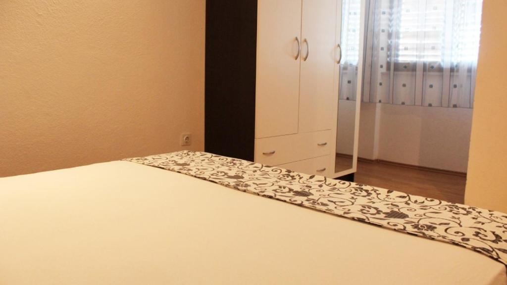 Fotografia z galérie ubytovania Apartment in Pisak with sea view, terrace, air conditioning, WiFi (3817-1) v Pisaku
