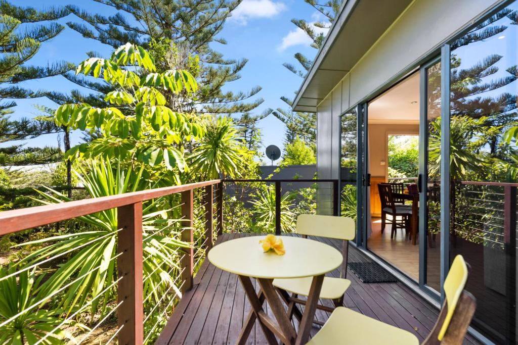 A balcony or terrace at Broad Leaf Villas