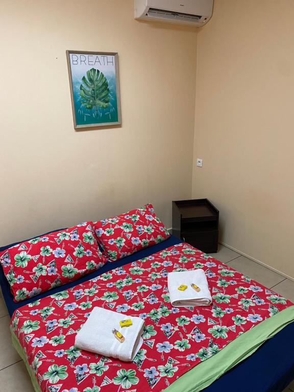 Postel nebo postele na pokoji v ubytování Mahana Lodge Hostel & Backpacker