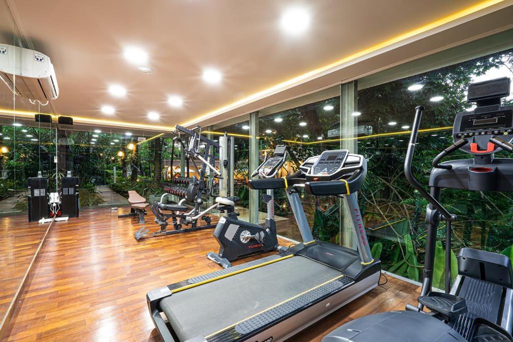 Fitness centrum a/nebo fitness zařízení v ubytování Pandawa All Suites Hotel