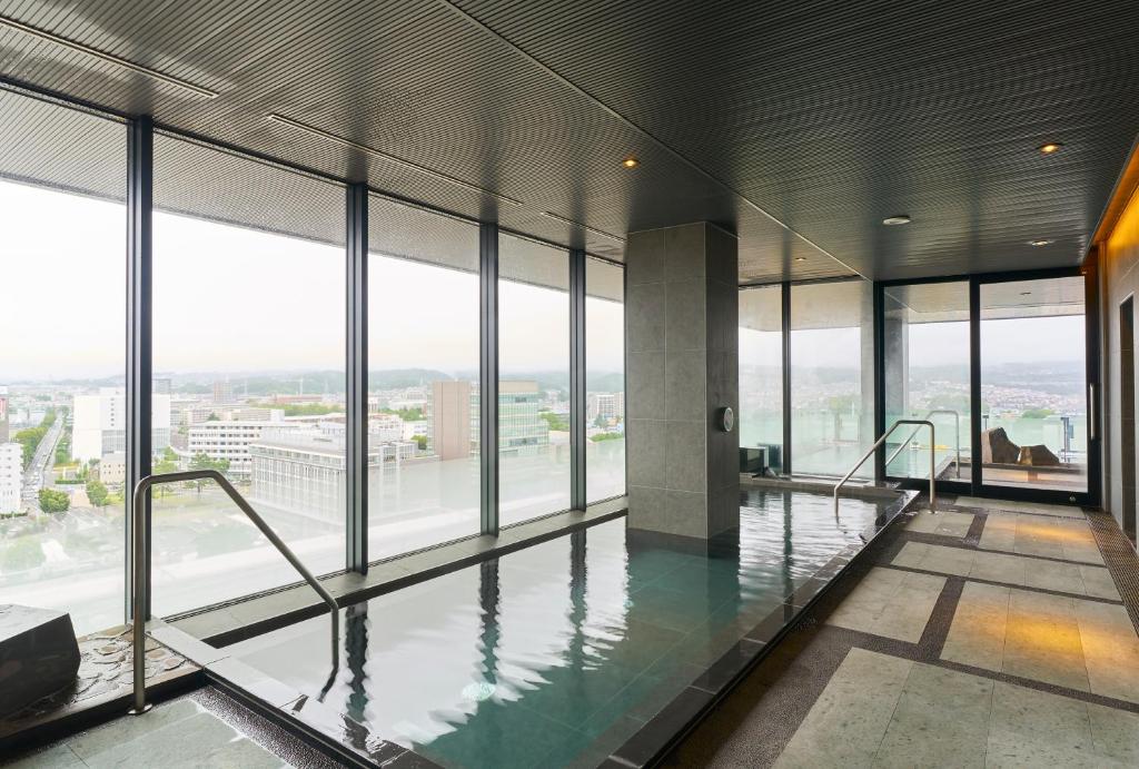Basen w obiekcie Fujisan Mishima Tokyu Hotel lub w pobliżu