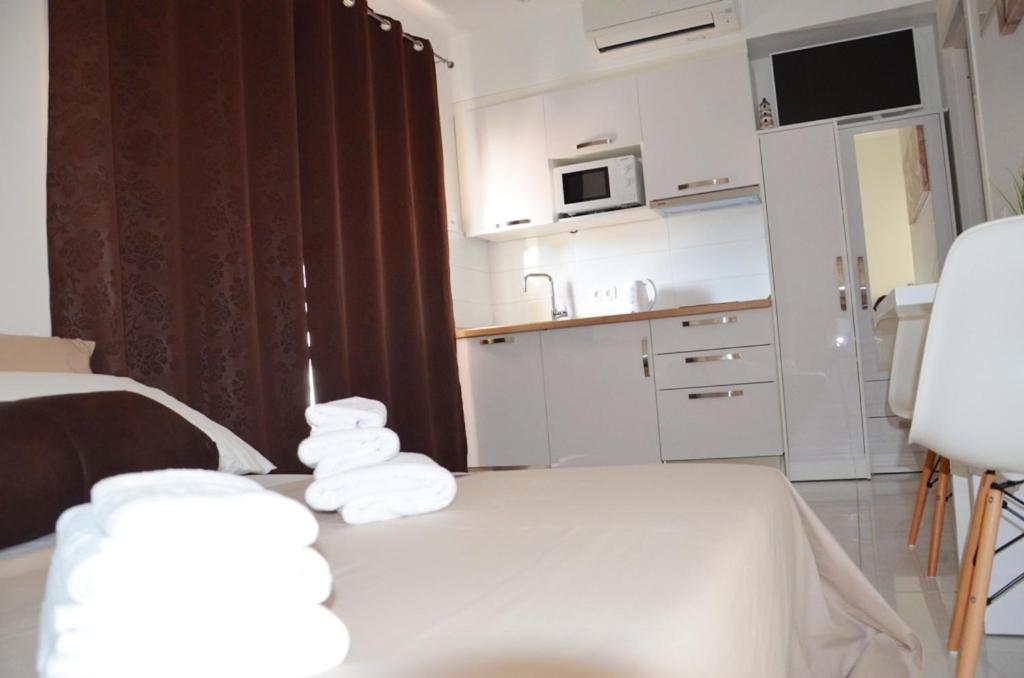 Fotografie z fotogalerie ubytování Studio Apartment in Trogir with Sea View, Terrace, Air Conditioning, Wi-Fi (4786-5) v Trogiru