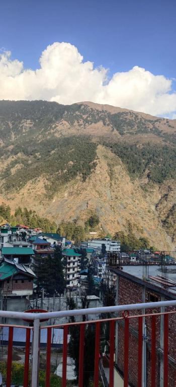 Sandeep home stay - Triple Room With Mountain View