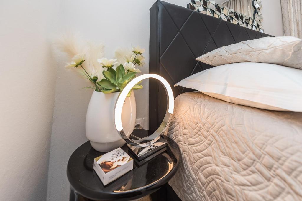Posteľ alebo postele v izbe v ubytovaní Marina Yacht Apartment