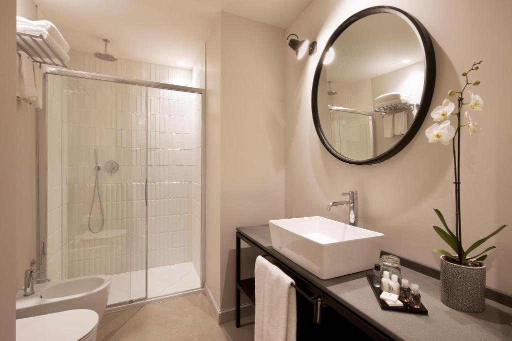 Koupelna v ubytování Opera35 Boutique Hotel