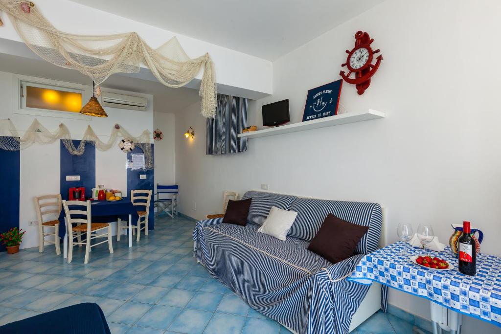 A seating area at Residenza Gennaro