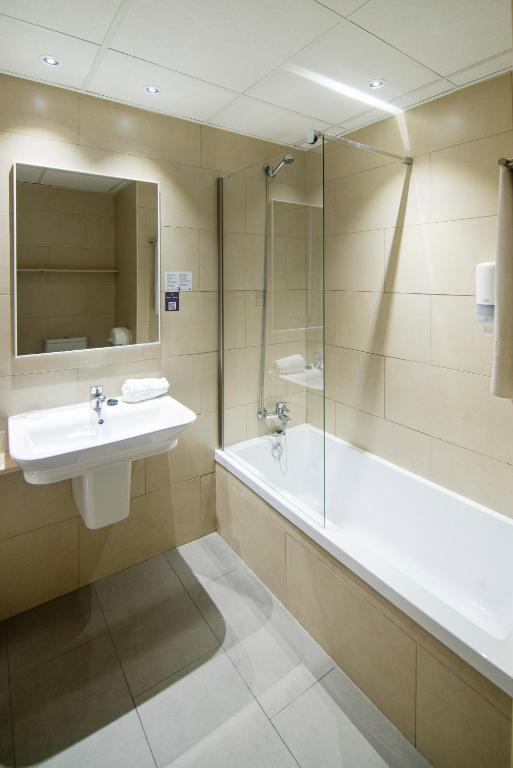 Een badkamer bij Hotel Tarba