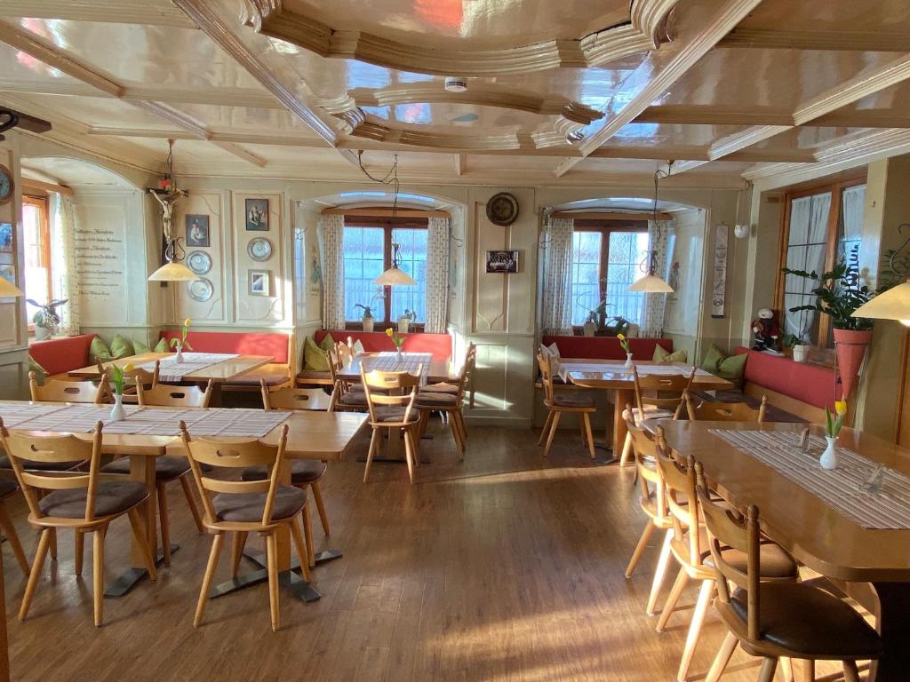 Restaurace v ubytování Gasthof - Pension - Adler