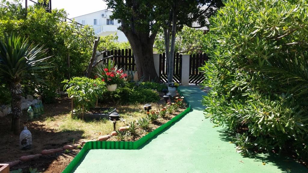 Zahrada ubytování Ferienwohnung in Sabunike mit Terrasse, Klimaanlage, W-LAN (231-2)