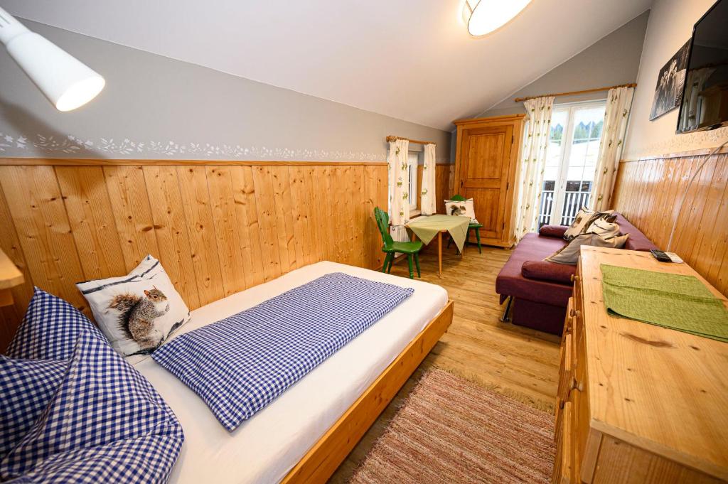TV a/nebo společenská místnost v ubytování Wuerttemberger Haus - Hütte